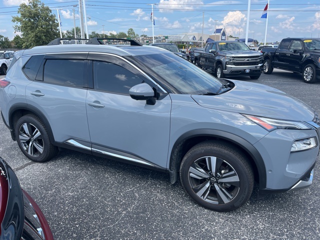 2023 Nissan Rogue Platinum photo 10