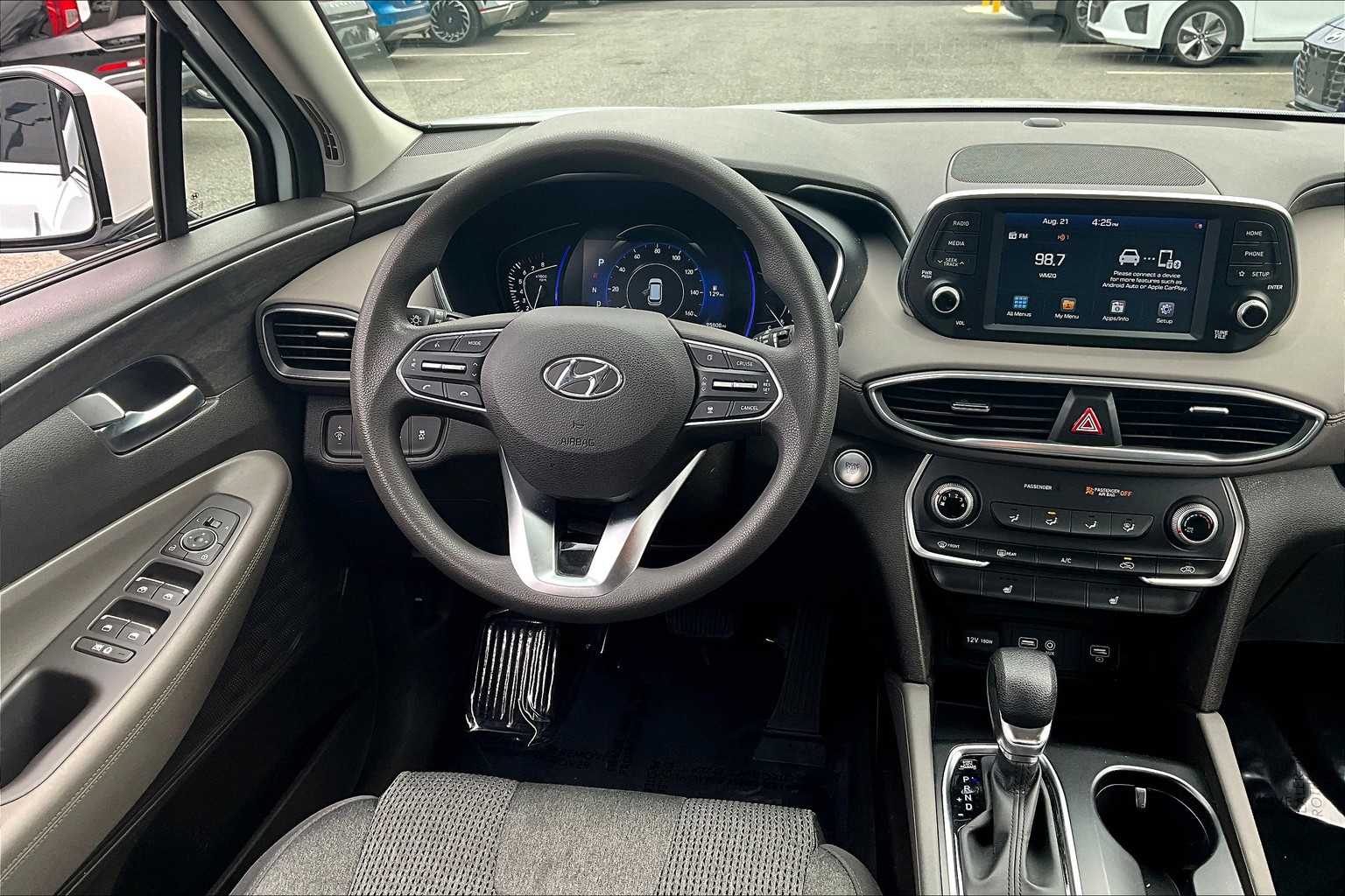 2020 Hyundai Santa Fe SEL photo 2