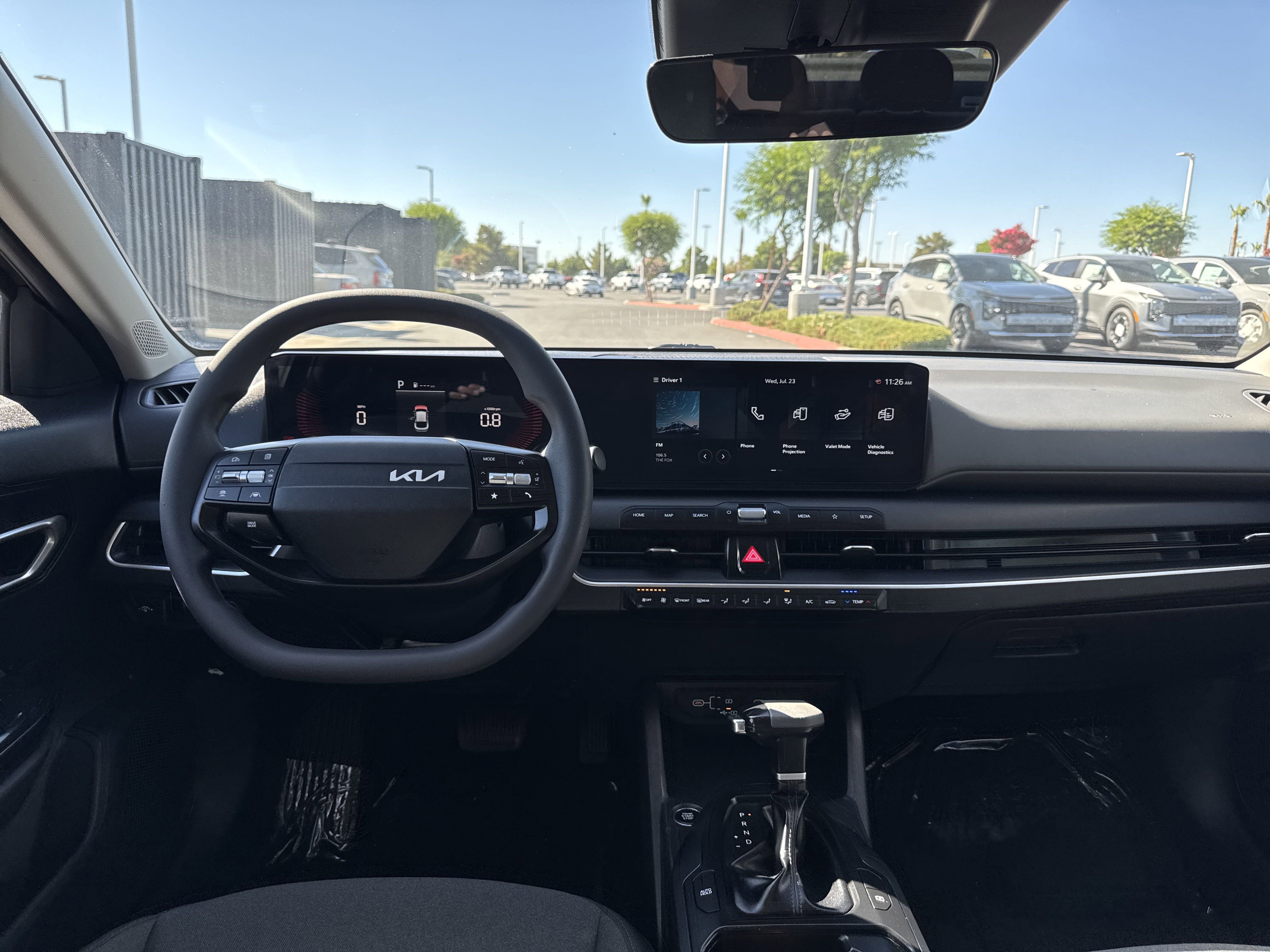 2025 Kia K4 LXS photo 2