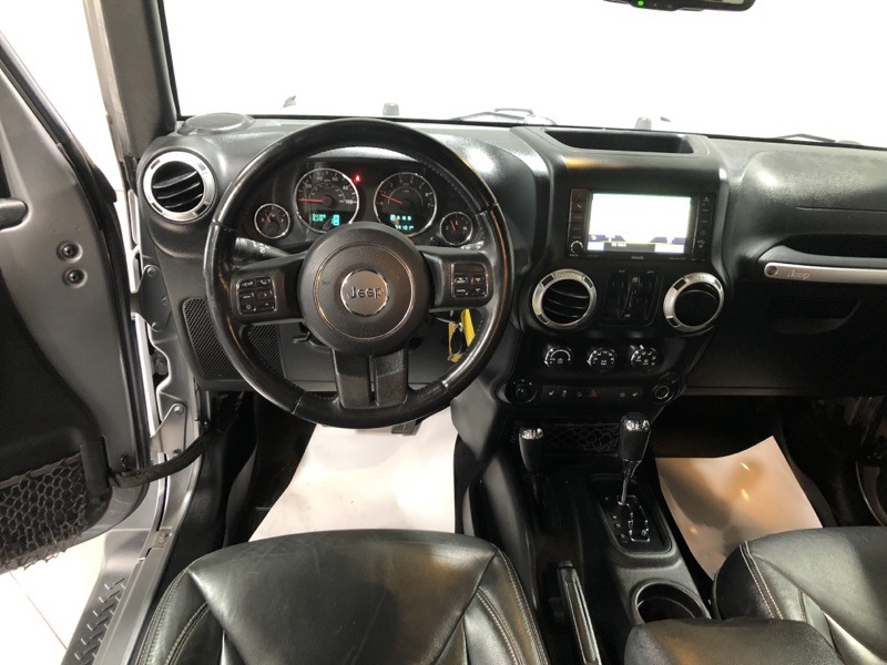 2016 Jeep Wrangler Unlimited Sahara photo 22