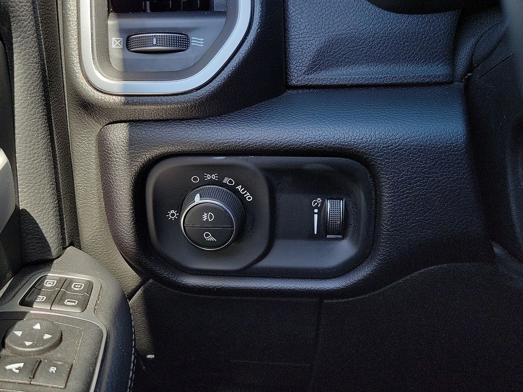 2024 Ram 2500 Big Horn photo 14