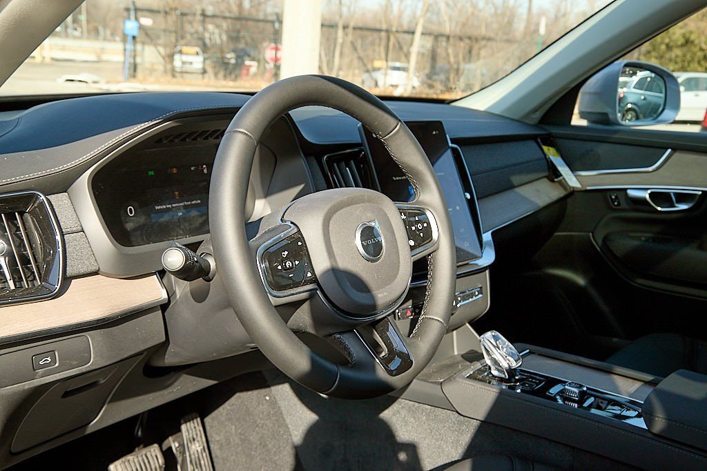 2026 VOLVO XC90 - Image 12