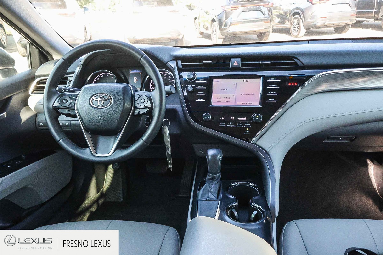 2018 Toyota Camry SE photo 13