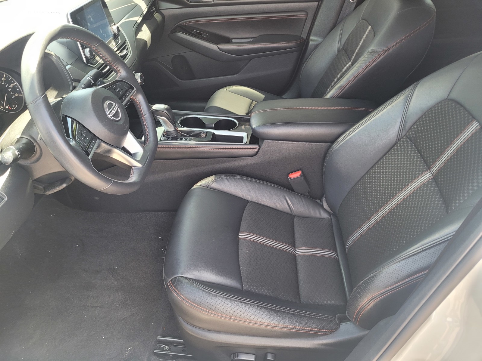 2023 Nissan Altima 2.5 SR photo 16