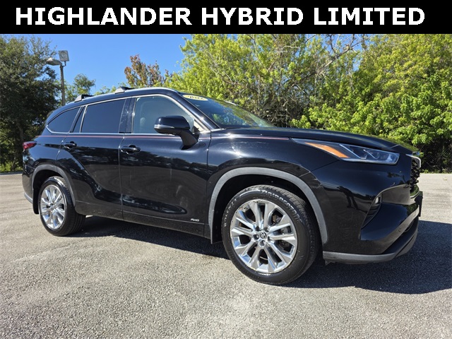 2022 Toyota Highlander Limited's photo