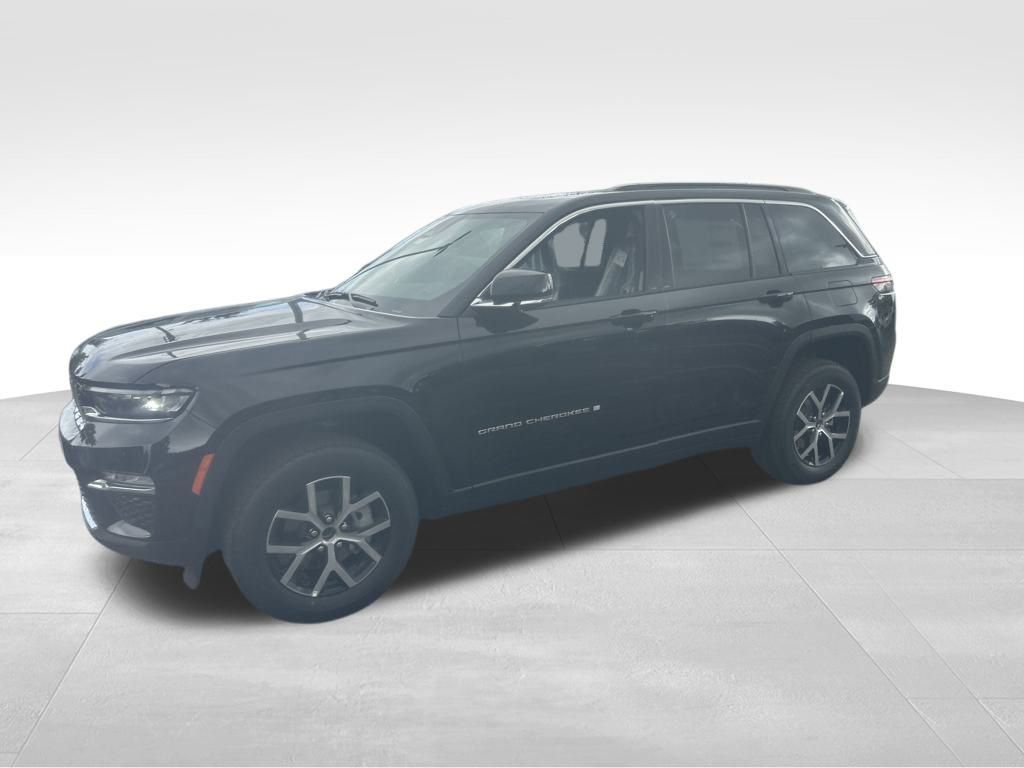 2025 Jeep Grand Cherokee Limited photo 3