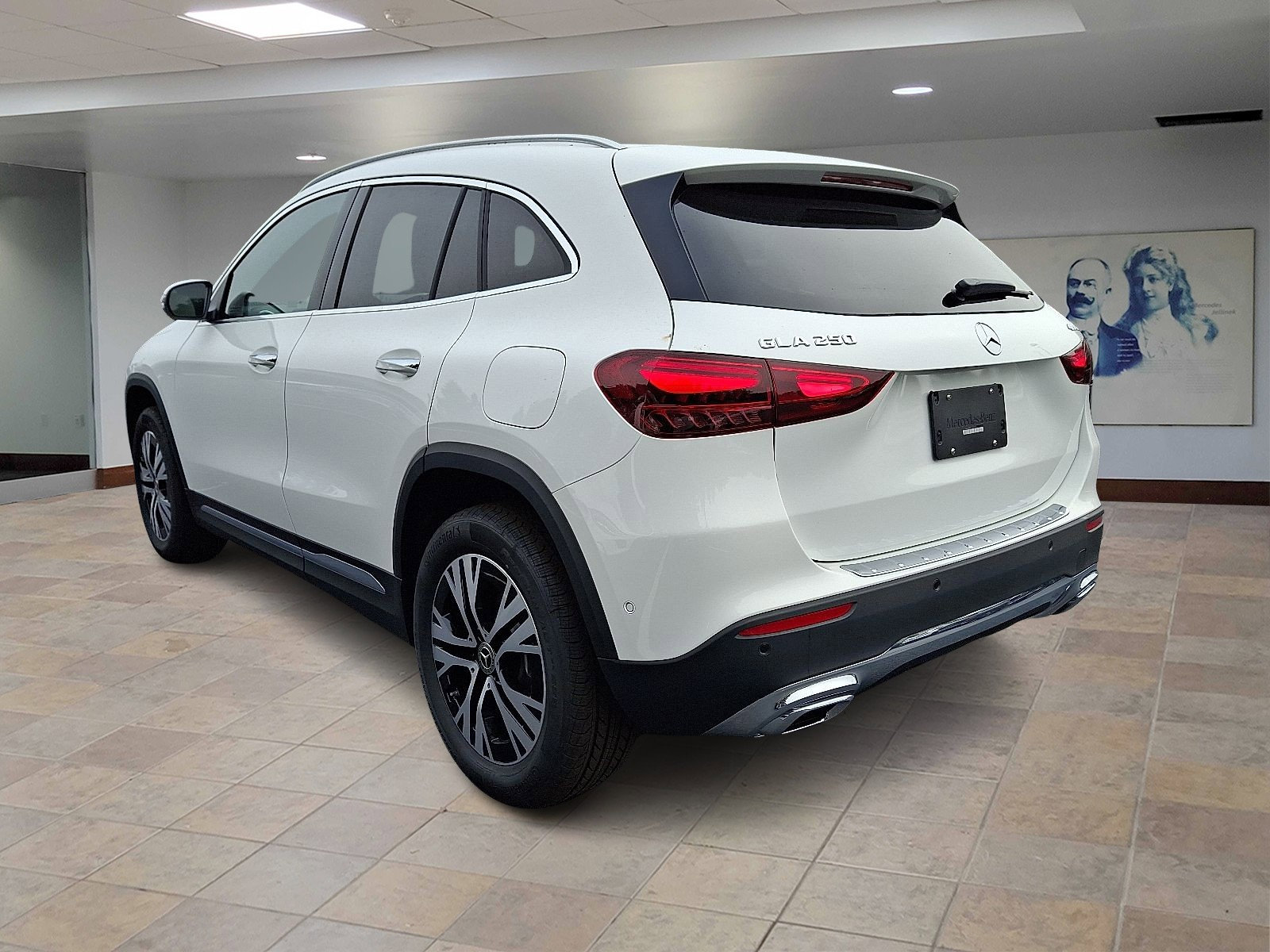 2026 Mercedes Benz GLA 250 4MATIC photo 4