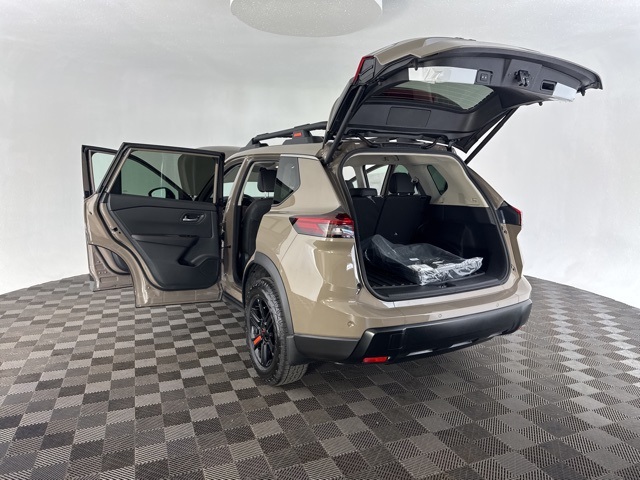 2026 Nissan Rogue SV photo 14