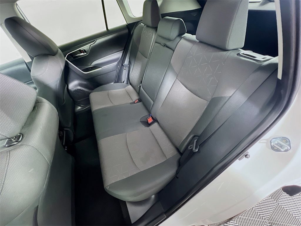2024 Toyota RAV4 XLE photo 17