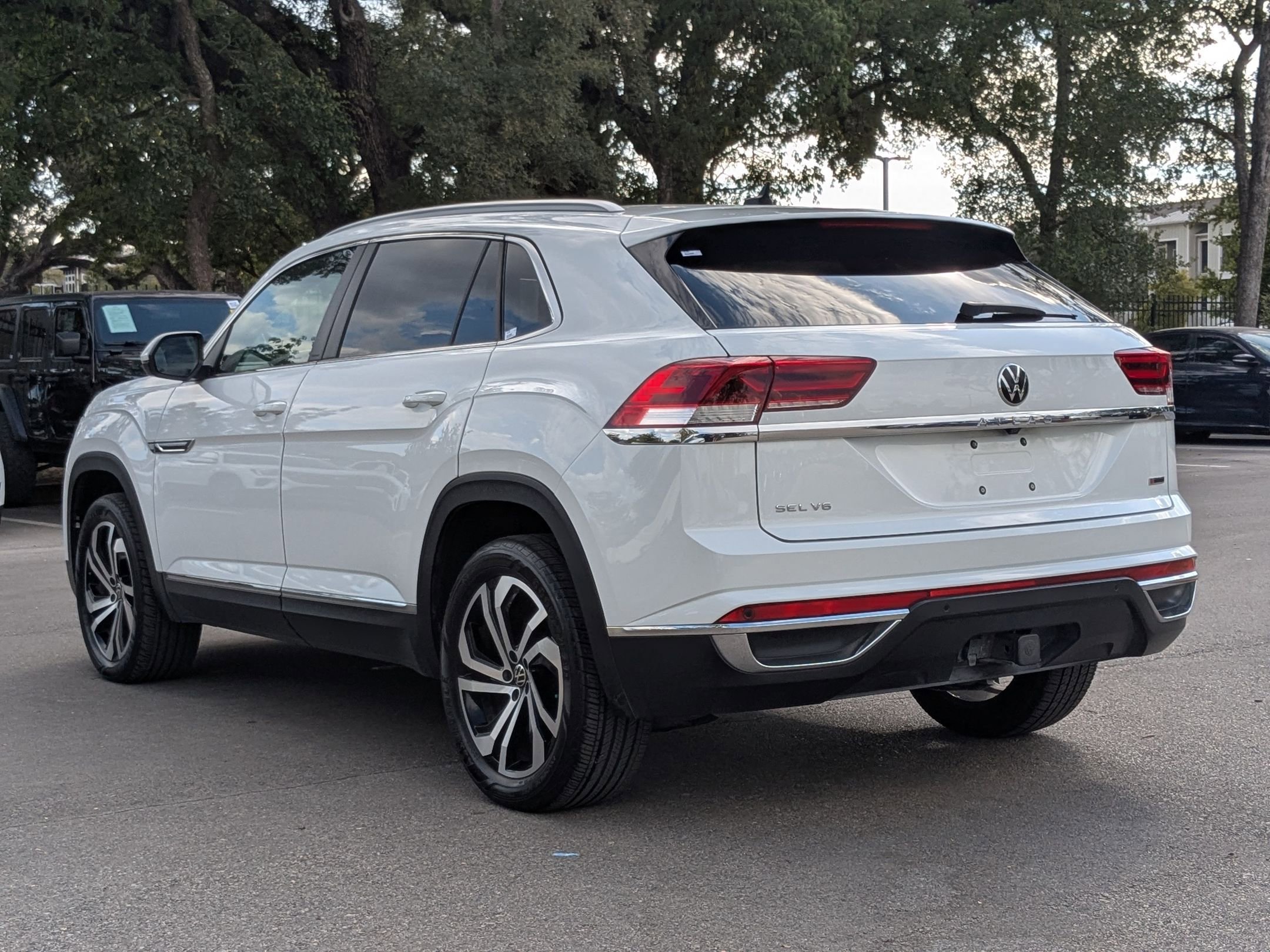 2022 Volkswagen Atlas Cross Sport V6 SEL photo 4