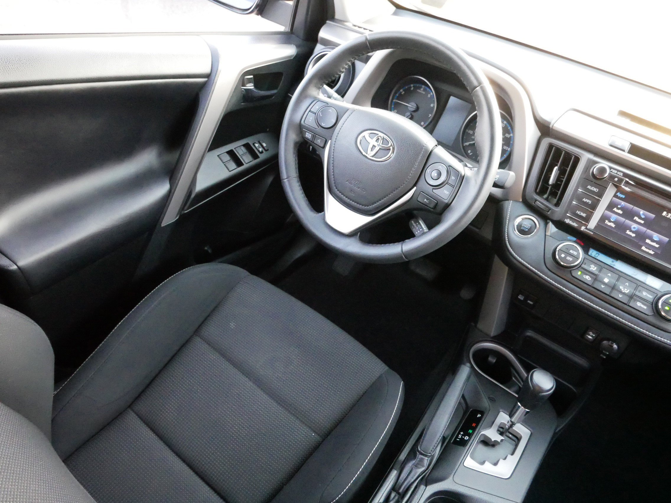 2017 Toyota RAV4 XLE photo 9