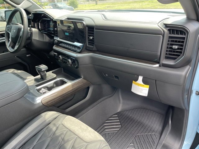 2025 Chevrolet Silverado 1500 RST photo 14