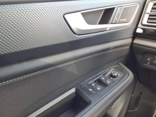 2026 Volkswagen Atlas Cross Sport SEL Premium R-Line photo 23