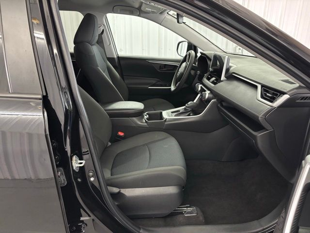 2023 Toyota RAV4 LE photo 24
