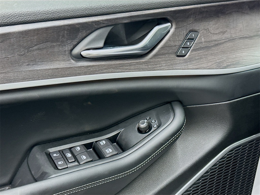 2025 Jeep Grand Cherokee Limited photo 12