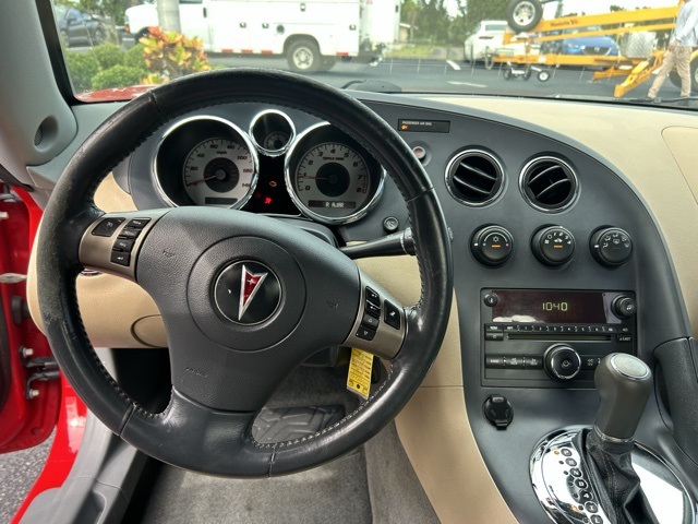 2007 Pontiac Solstice Base photo 14