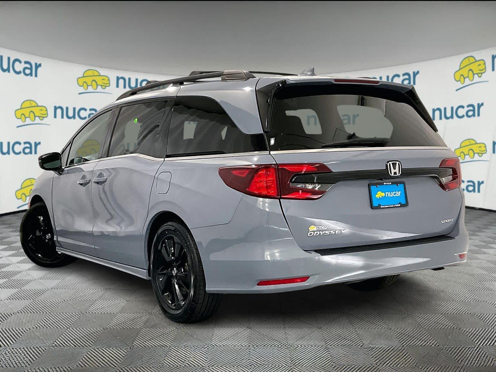 2023 Honda Odyssey Sport photo 3