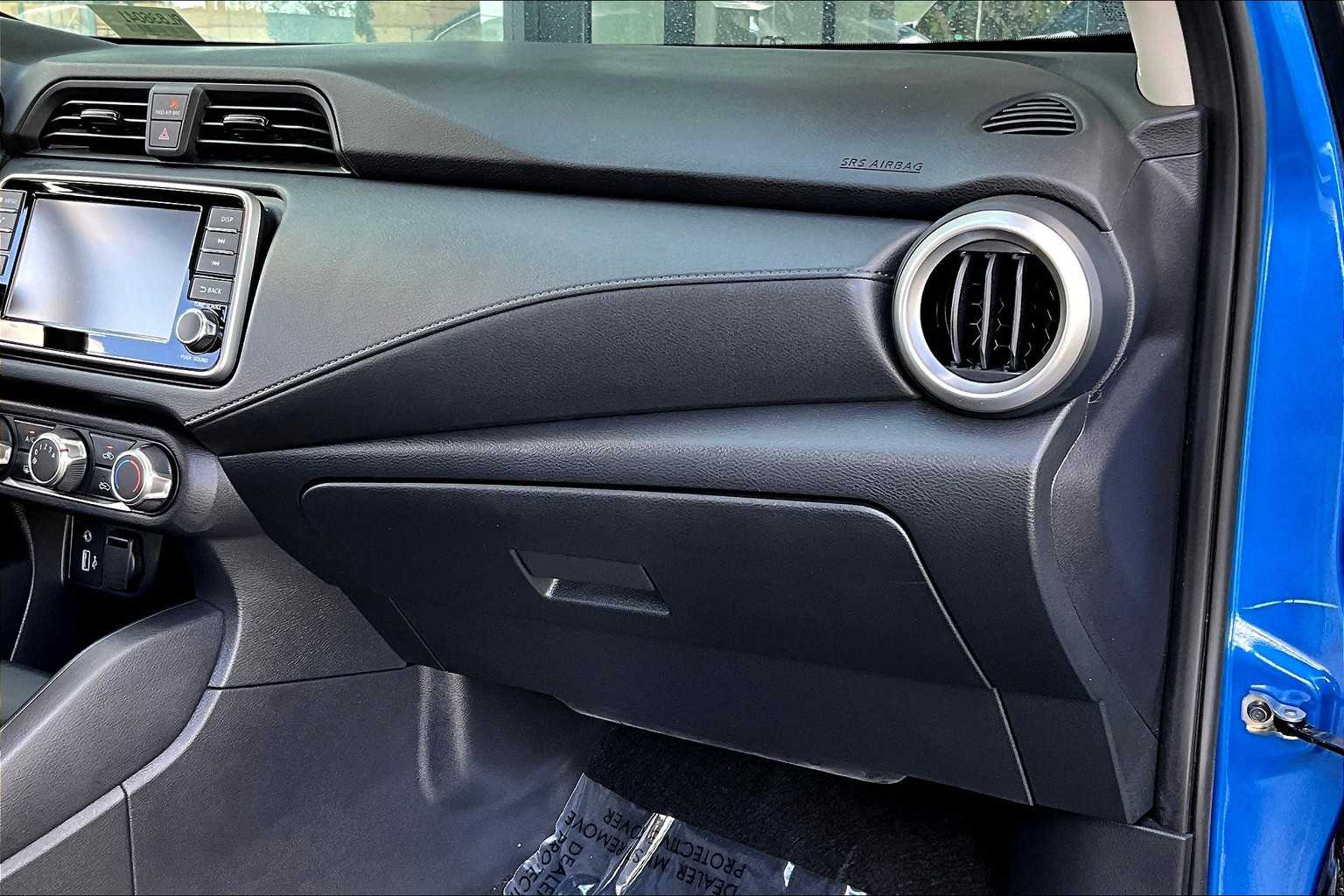 2024 Nissan Versa S photo 17