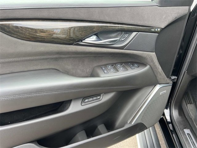 2016 Cadillac Escalade ESV Platinum photo 17