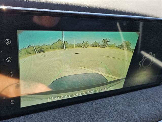 2025 Nissan Kicks SV photo 17