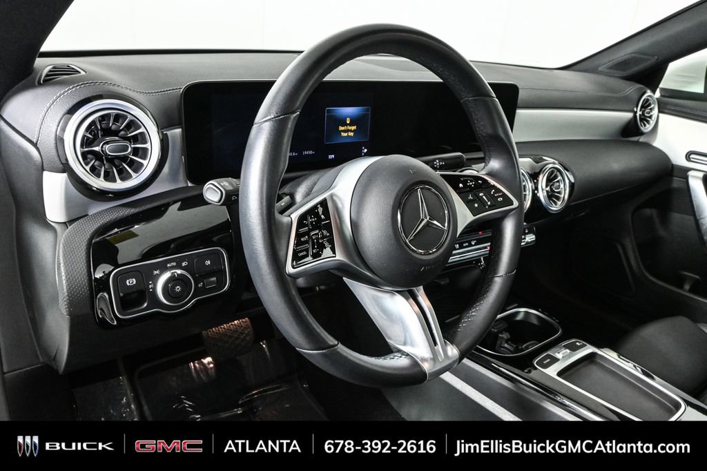 2025 Mercedes Benz CLA 250 photo 4