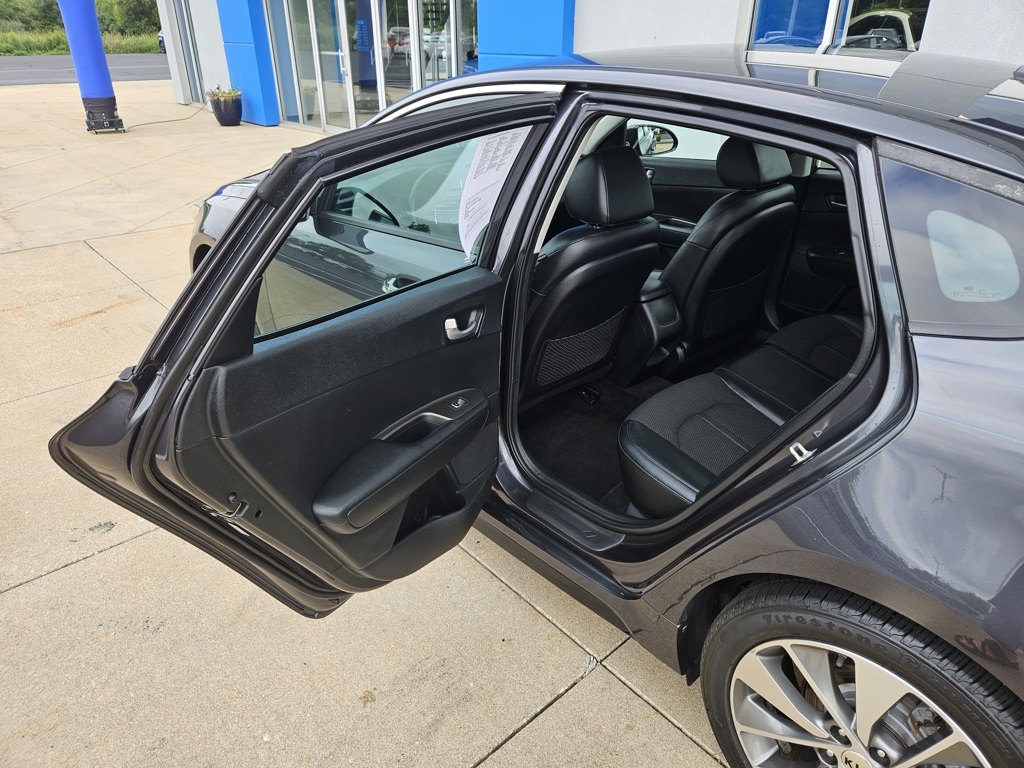 2019 Kia Optima S photo 11