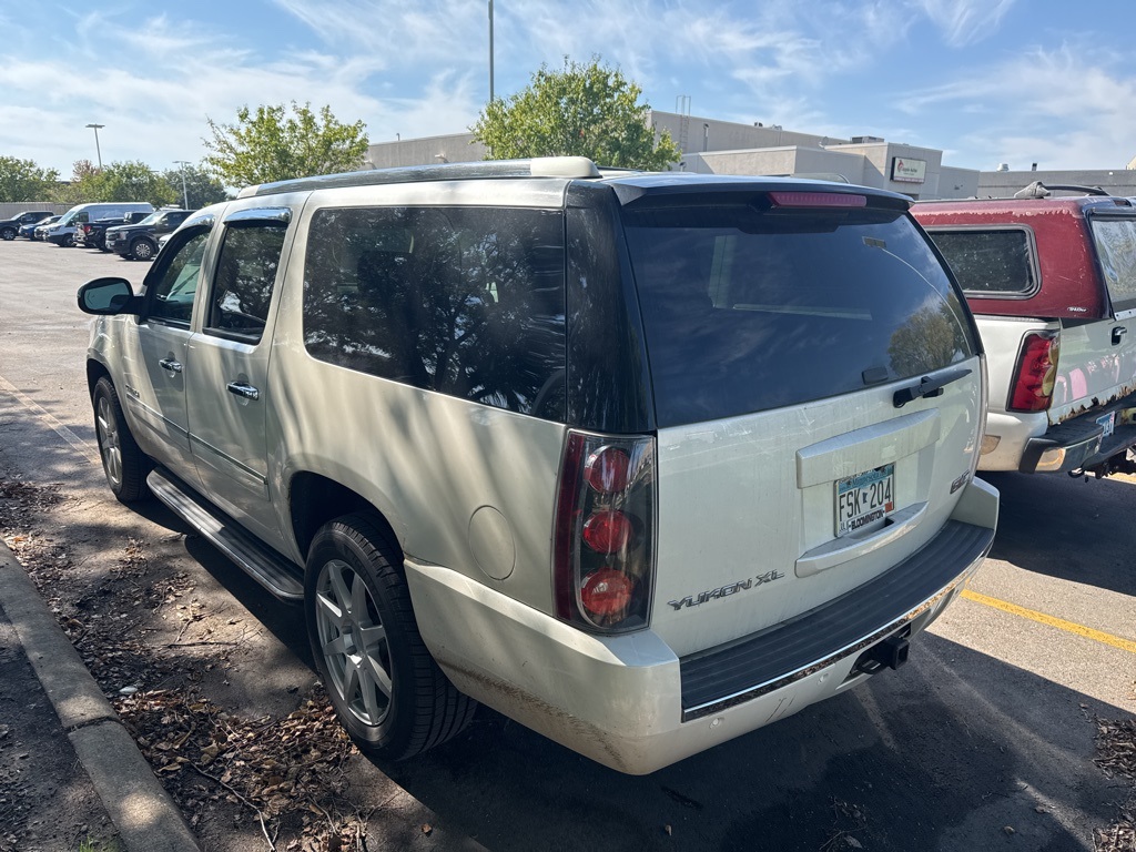 2014 Gmc Yukon XL Denali photo 2