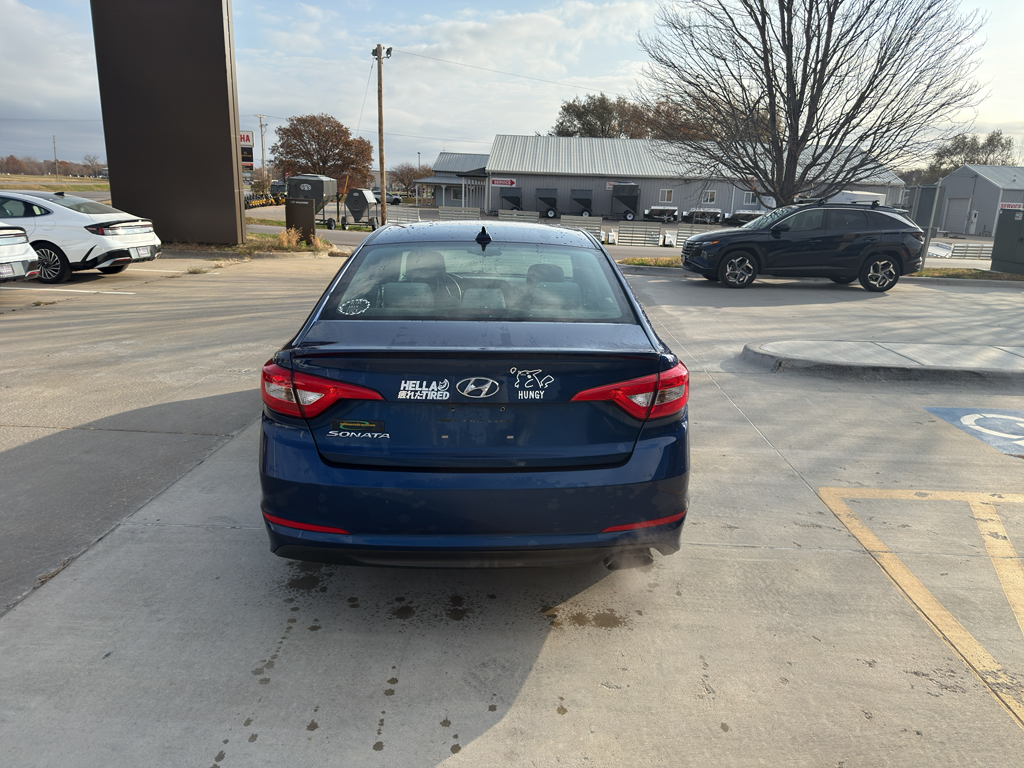 2016 Hyundai Sonata SE photo 3