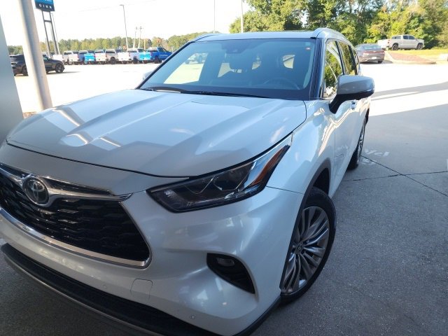 2023 Toyota Highlander Platinum photo 6