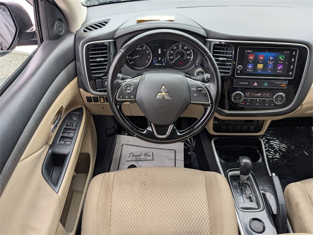 2017 Mitsubishi Outlander SE photo 16