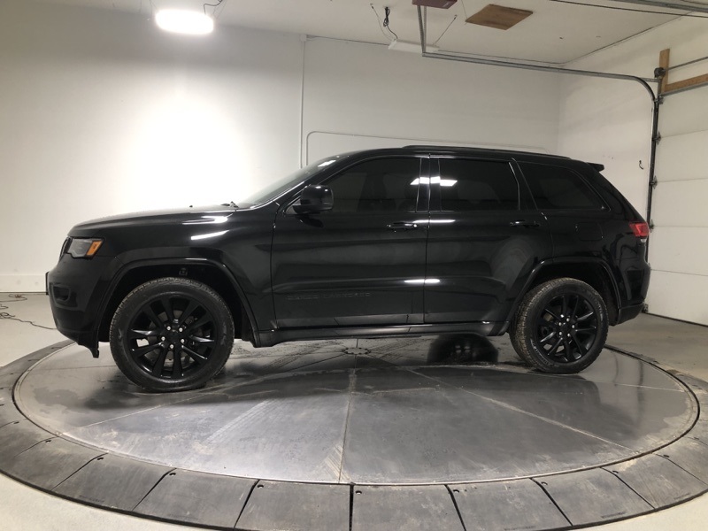 2020 Jeep Grand Cherokee Altitude photo 2