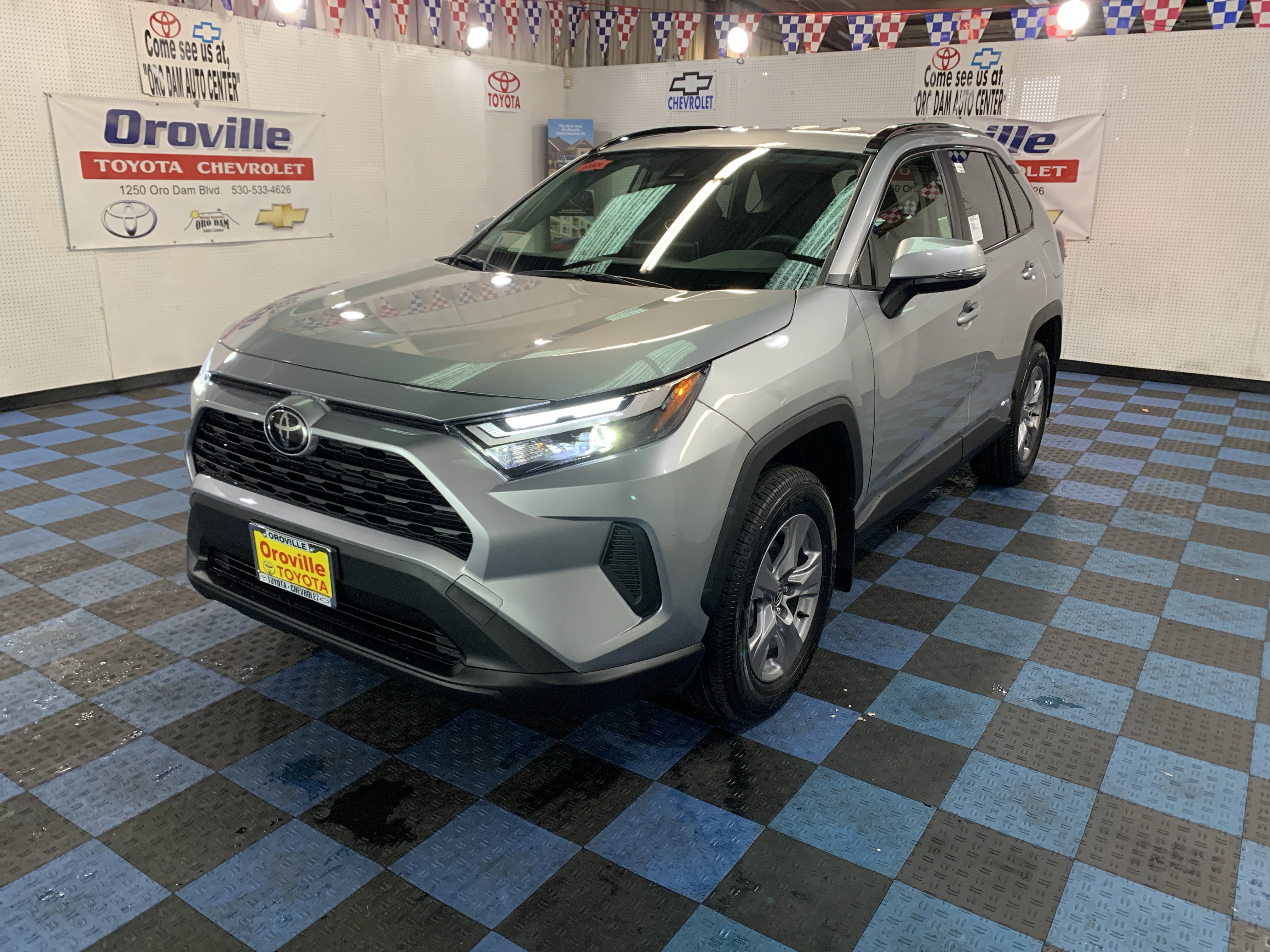 2025 Toyota RAV4 XLE's photo