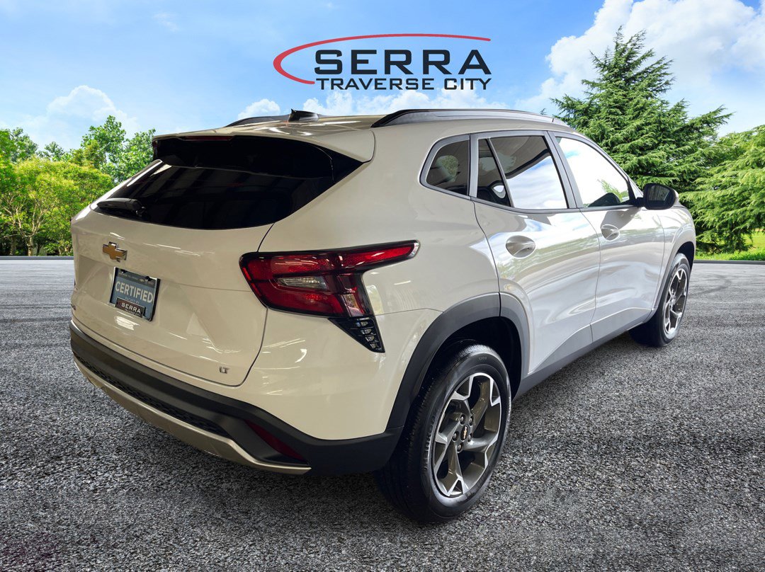 2024 Chevrolet Trax LT photo 5