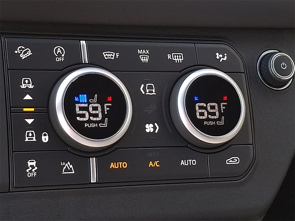 2025 Land Rover Defender 130 S photo 18