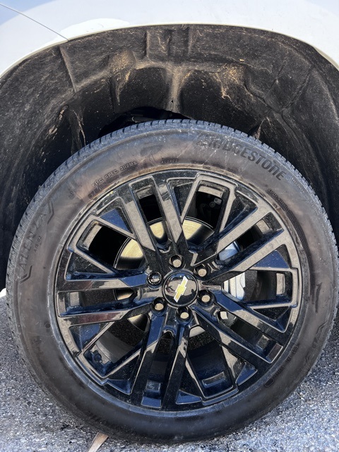 2025 Chevrolet Silverado 1500 LT photo 4