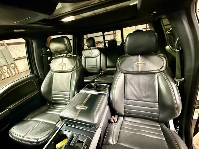 2022 Ford F-150 Platinum photo 12