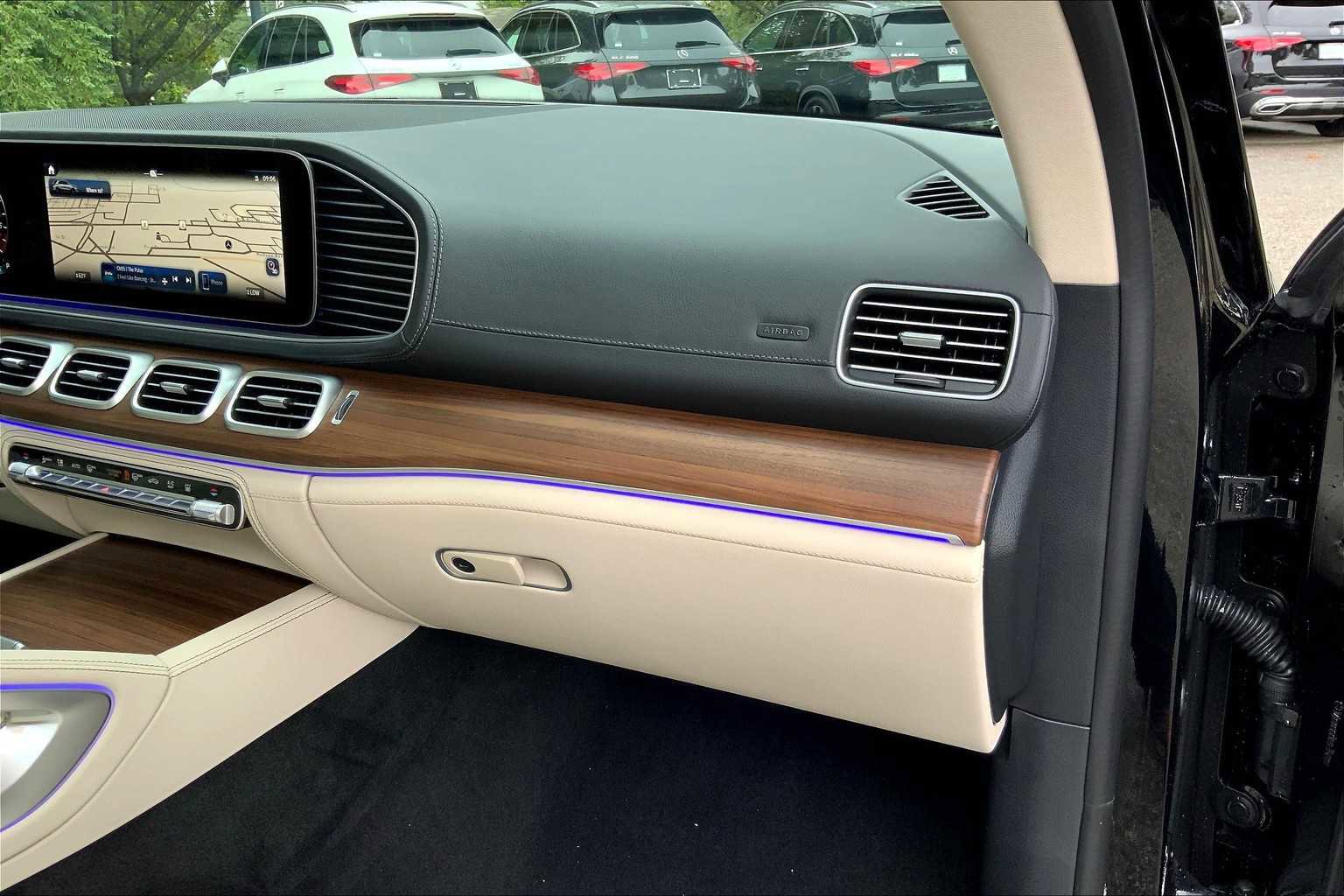 2026 Mercedes Benz GLE 450e 4MATIC photo 10