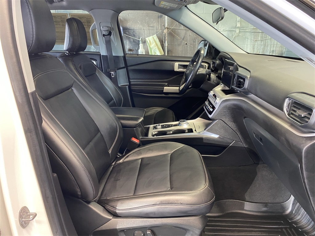 2022 Ford Explorer XLT photo 22