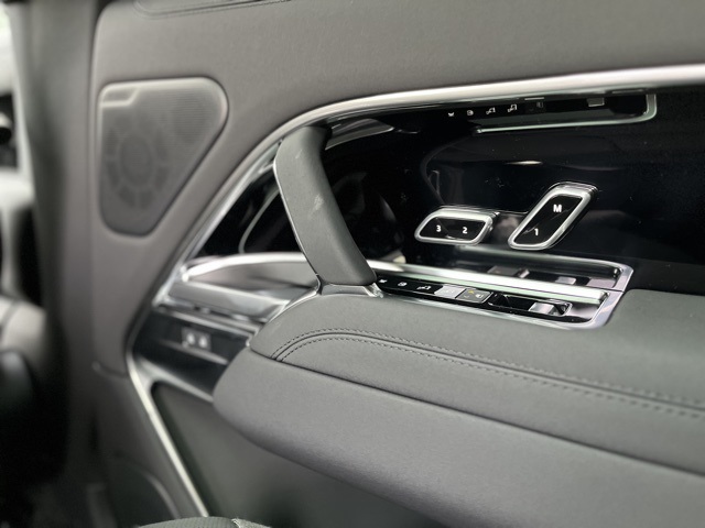 2025 Land Rover Range Rover SE photo 43