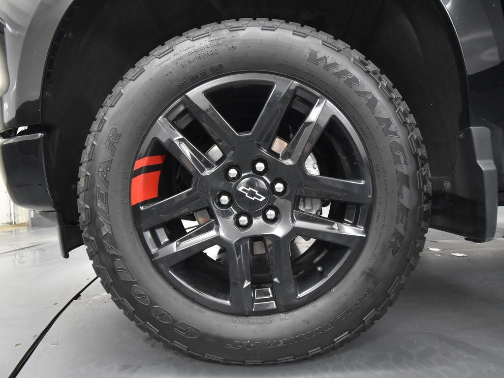 2025 Chevrolet Silverado 1500 RST photo 13