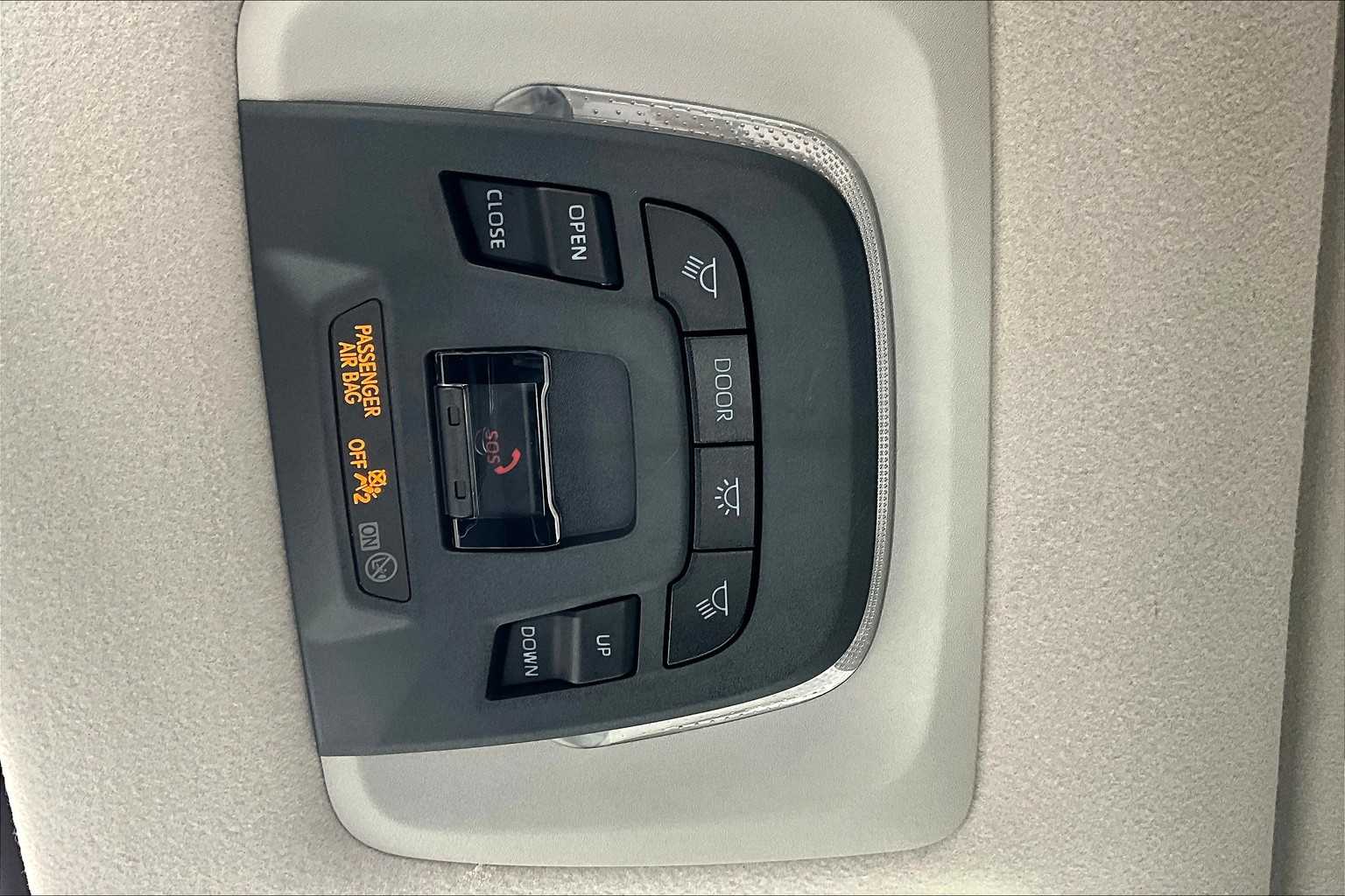 2022 Toyota Corolla Cross XLE photo 31