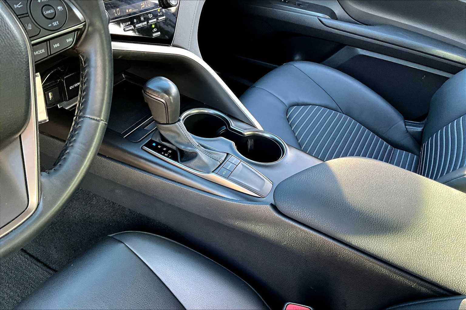 2024 Toyota Camry SE photo 16