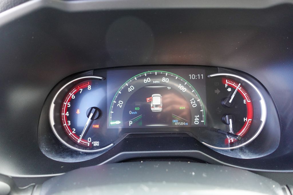 2023 Toyota RAV4 XLE photo 13