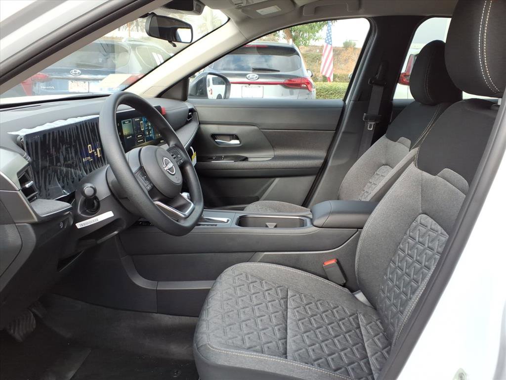 2026 Nissan Kicks SV photo 6