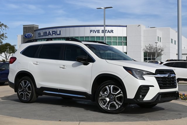2025 Subaru Ascent Limited's photo