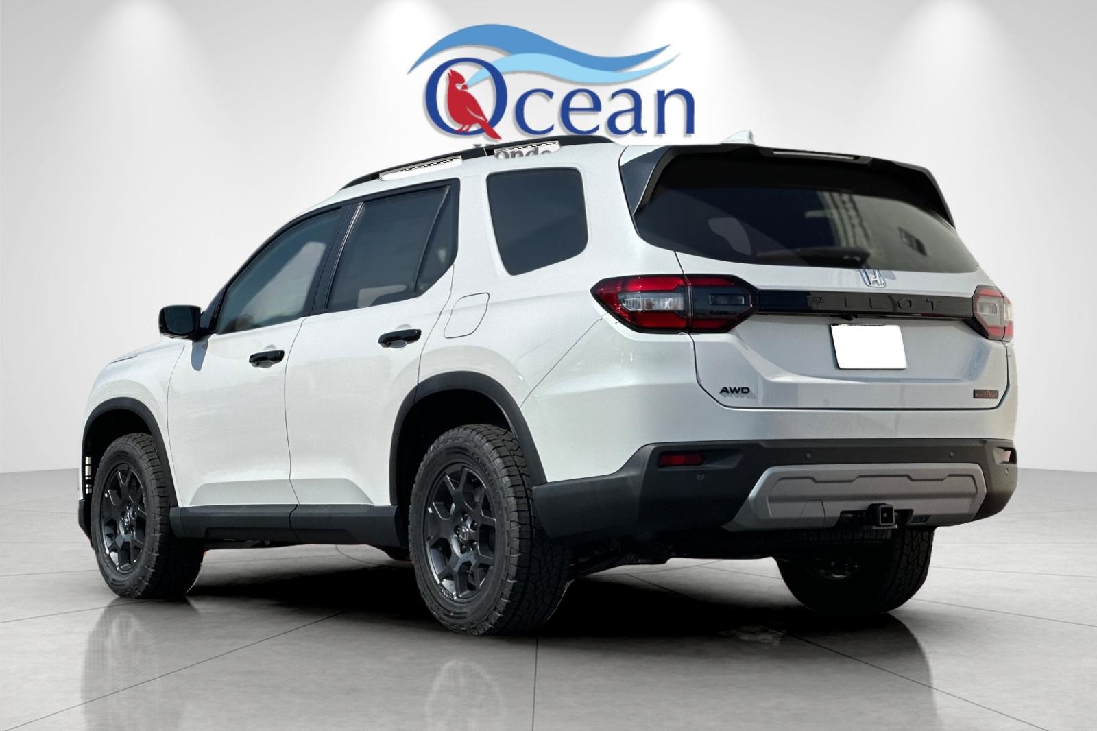 2025 Honda Pilot TrailSport photo 2