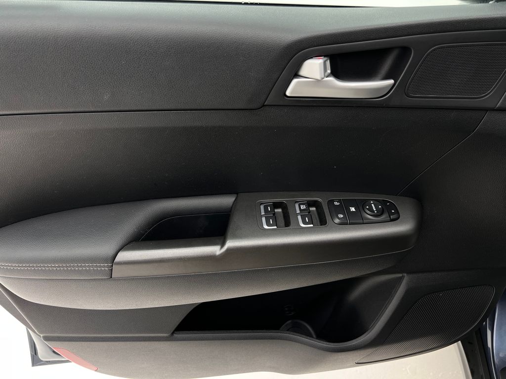 2019 Kia Sportage LX photo 23