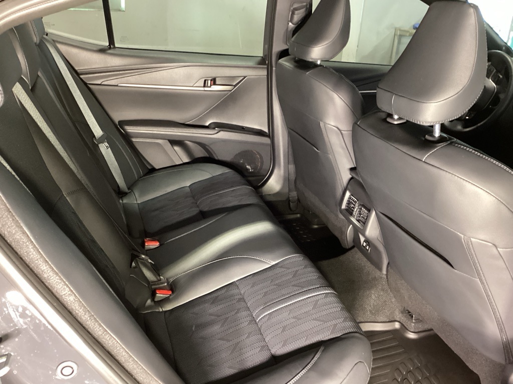2025 Toyota Camry XSE photo 3