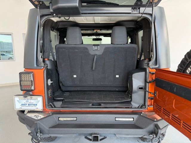 2011 Jeep Wrangler Sahara photo 32