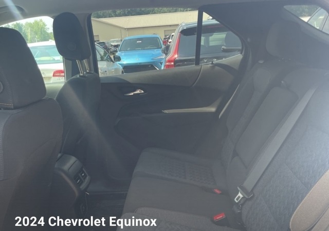 2024 Chevrolet Equinox LT photo 3